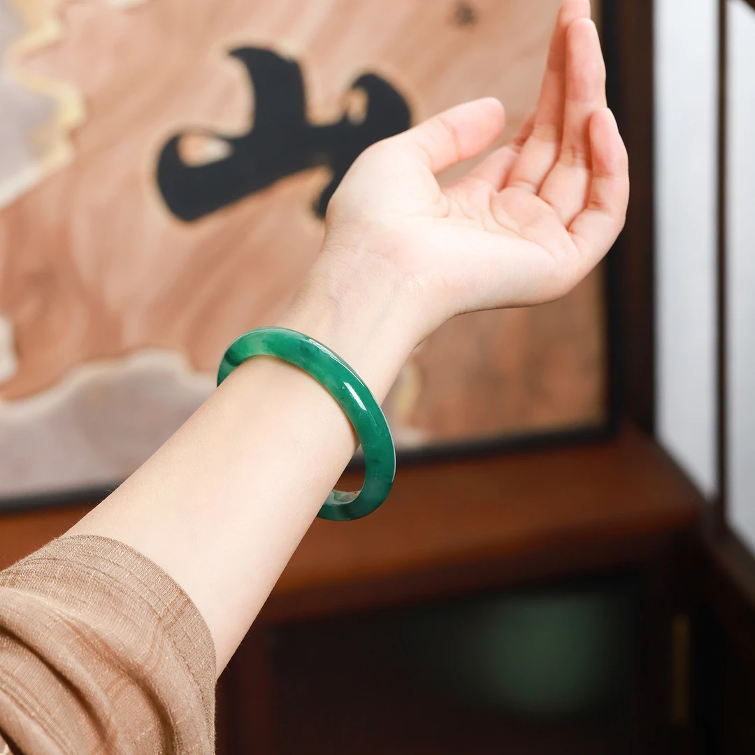 非洲翠玉手镯女款飘花大气百搭生日节日礼物(多样性发货拍一发一）