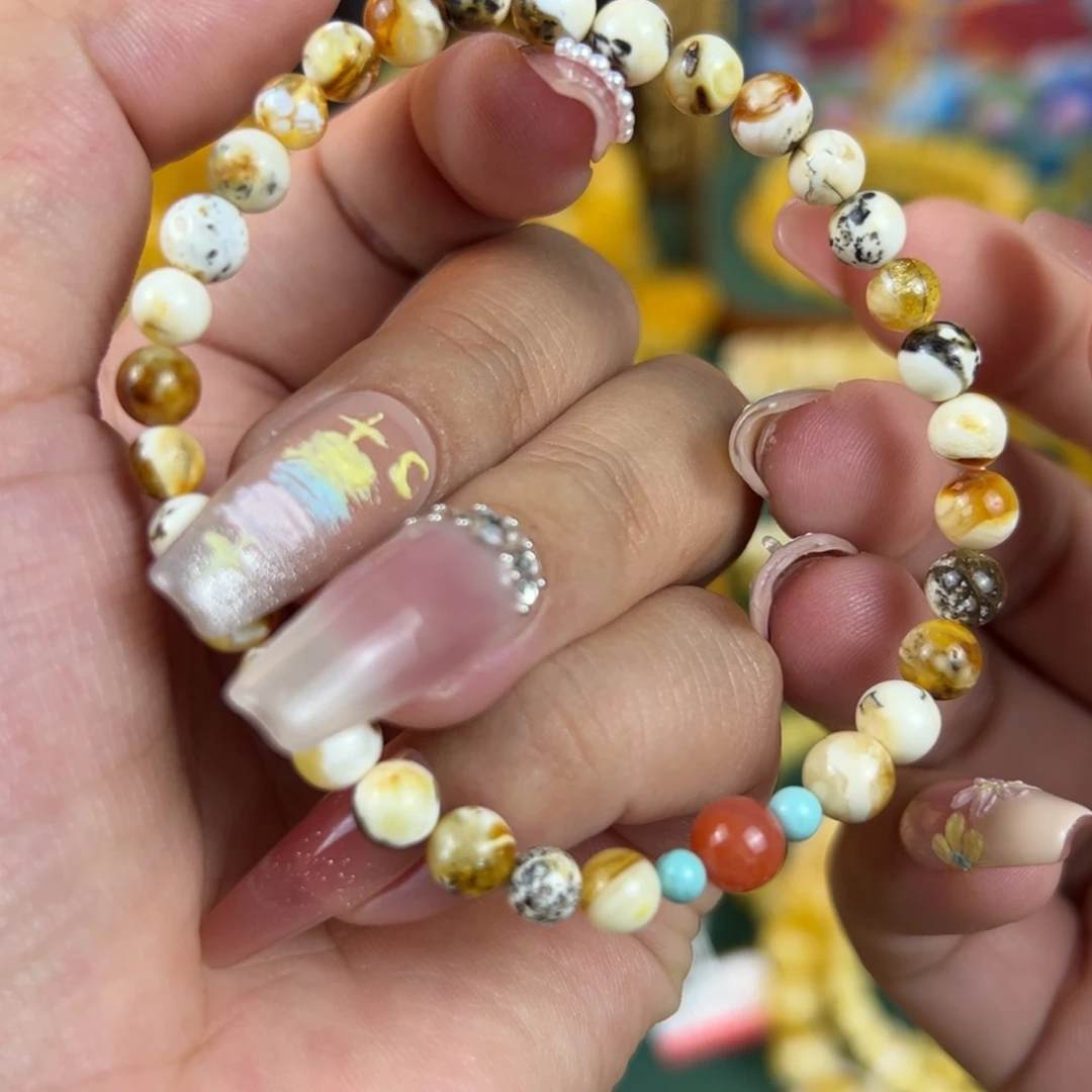 未镶嵌琥珀珠宝奇石