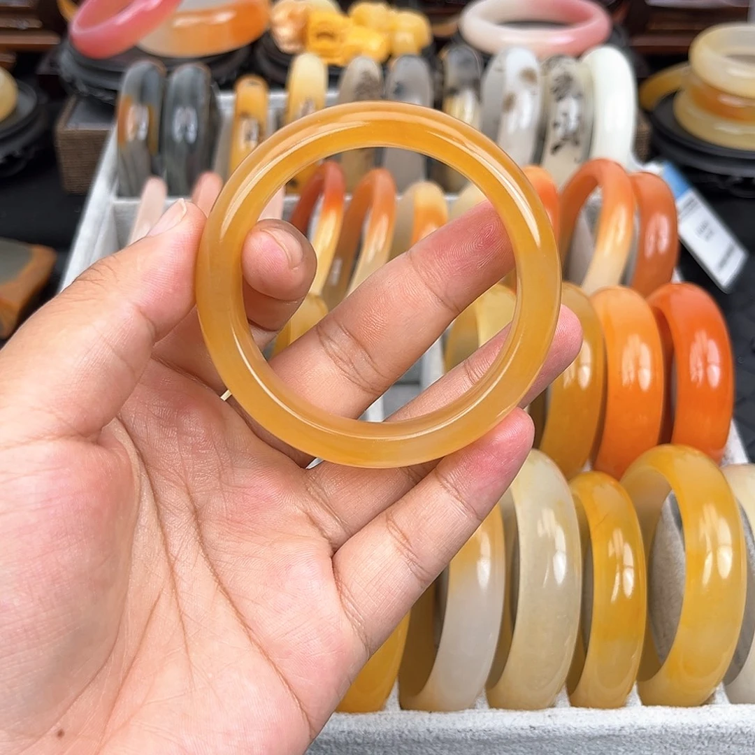 石英质玉（黄龙玉）未镶嵌手镯李****?