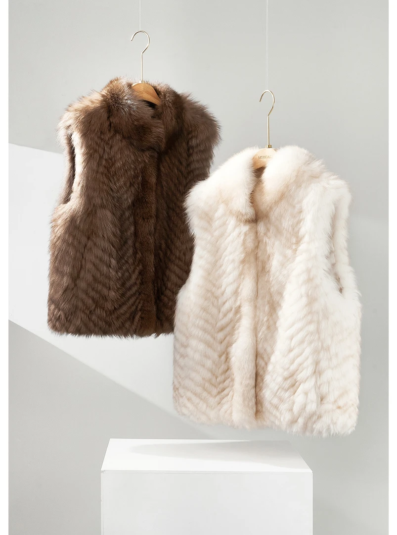 “朦胧月光”V字车条狐狸皮草马甲