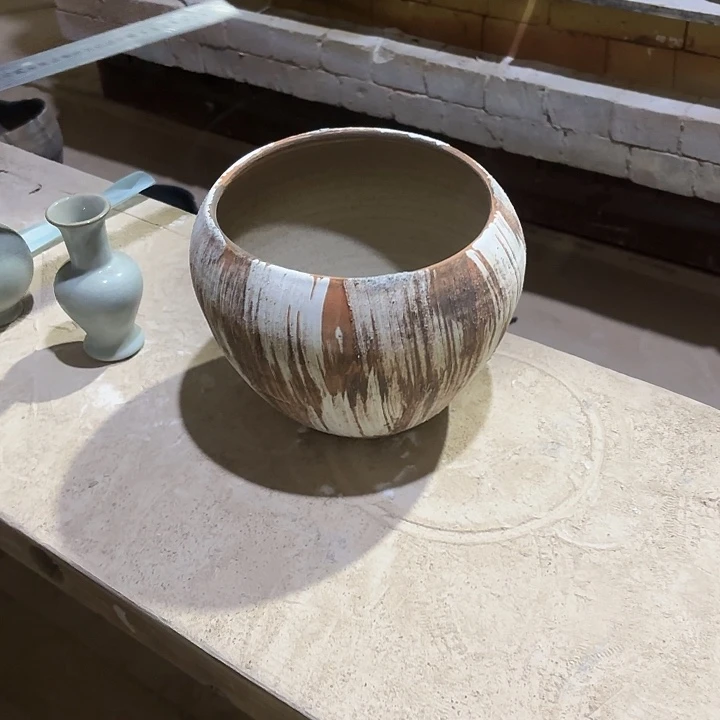 陶摆件高18，口18，，有孔00000