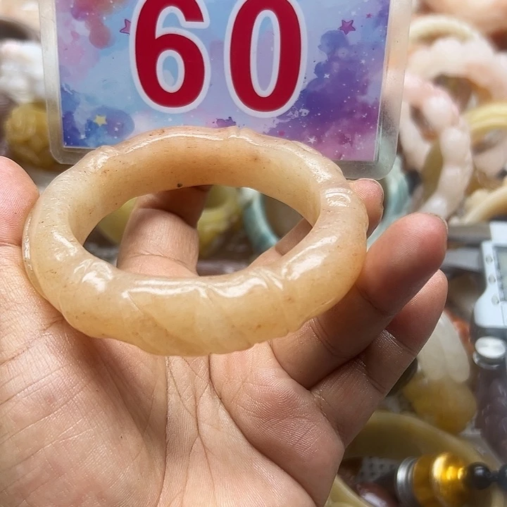 未镶嵌手镯石英岩玉