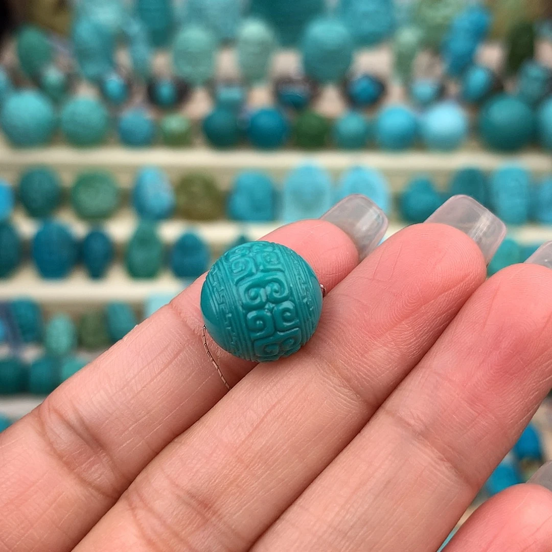 绿松石未镶嵌珠宝奇石13