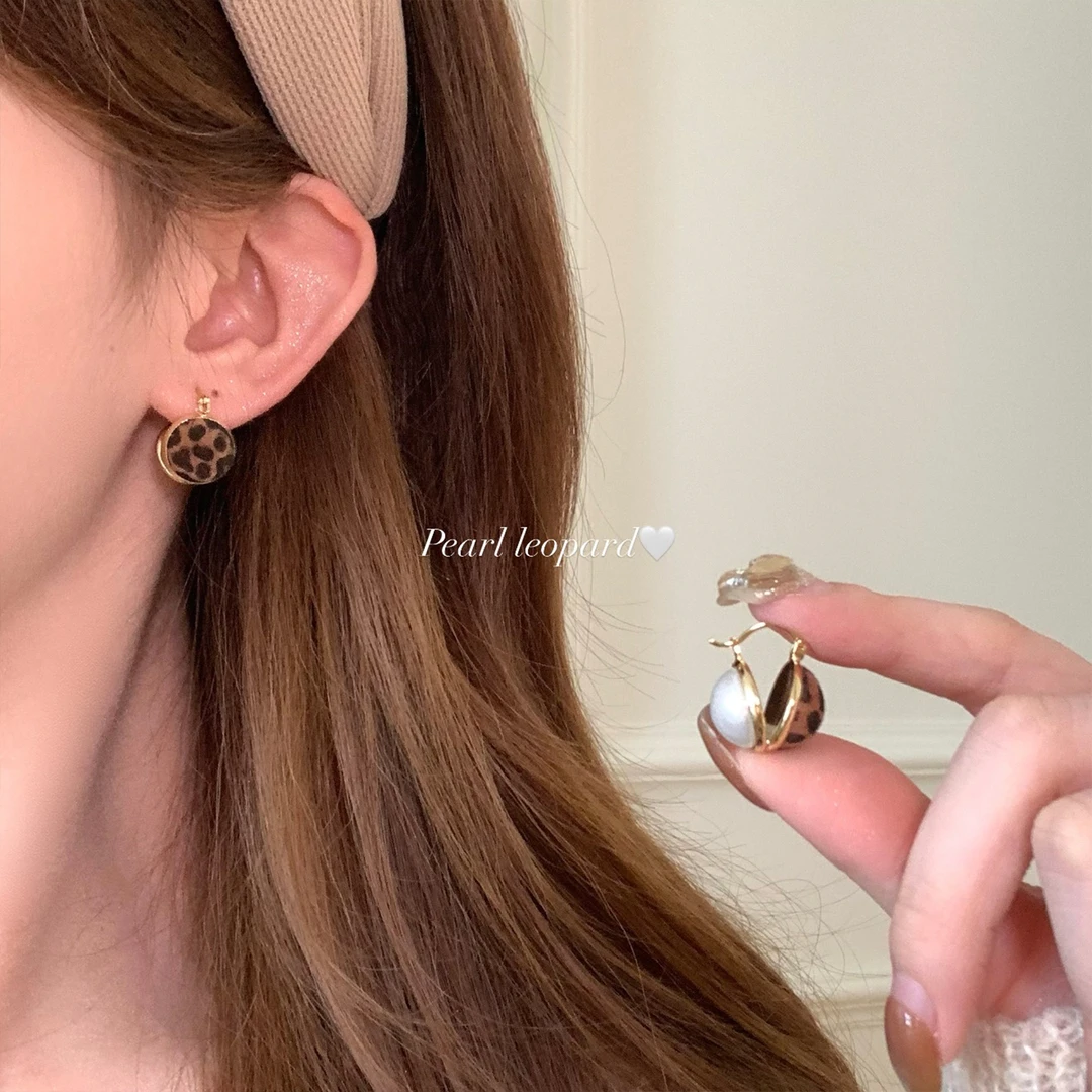 铜合金耳饰 豹纹圆形双面耳扣女简约轻奢精致耳环秋冬复古耳饰潮