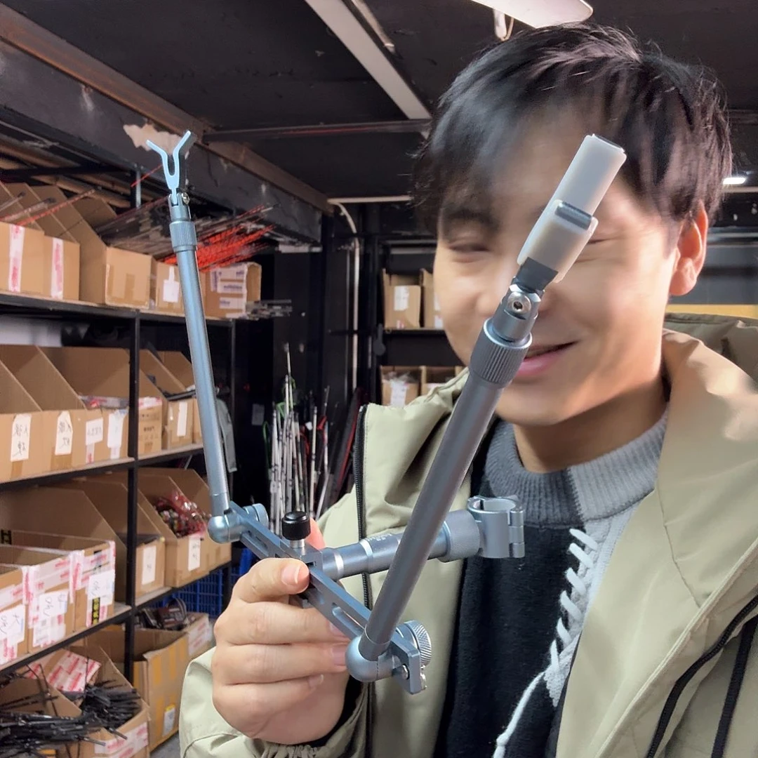 一代合金钓椅支架 。