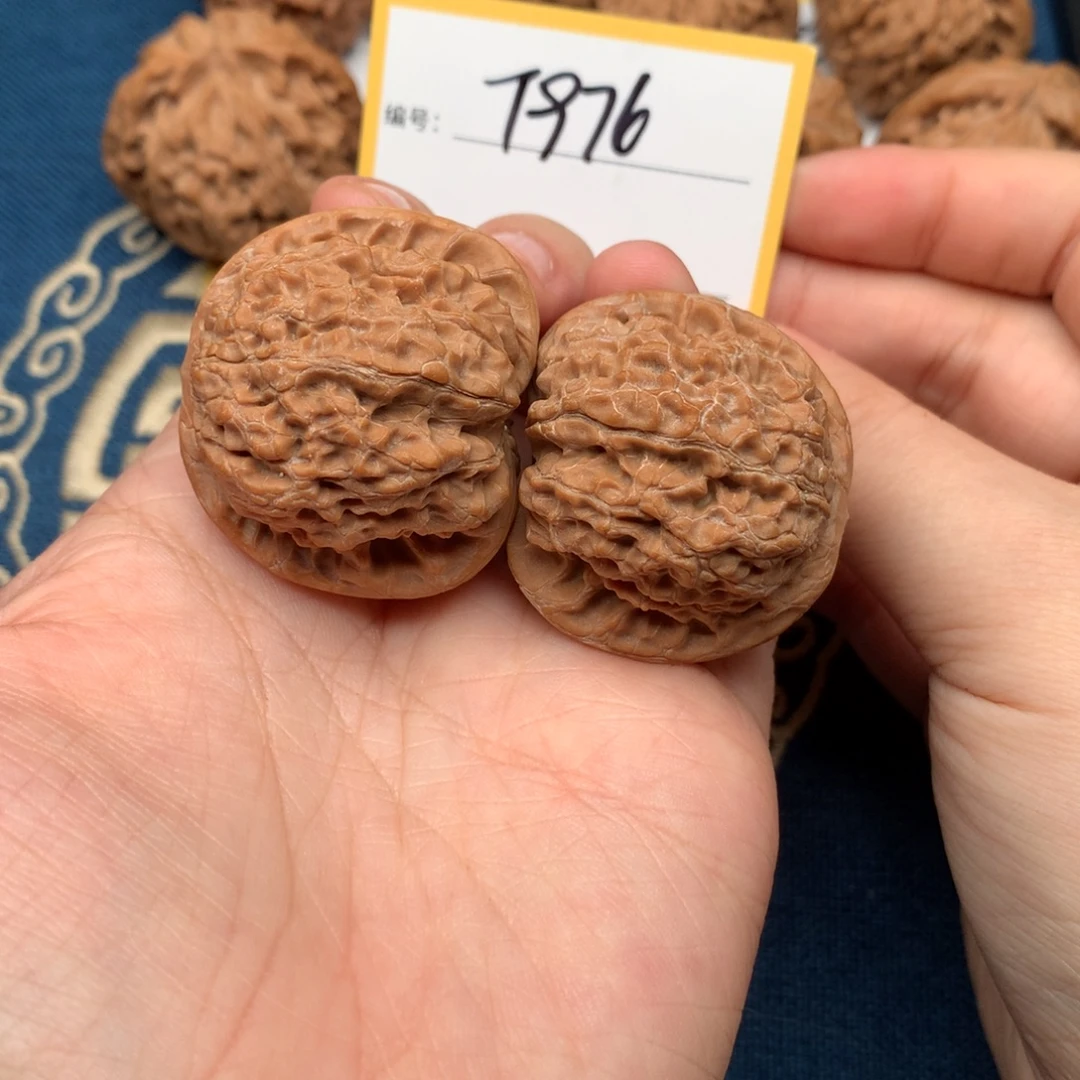 文玩核桃把件38血麒麟 T976