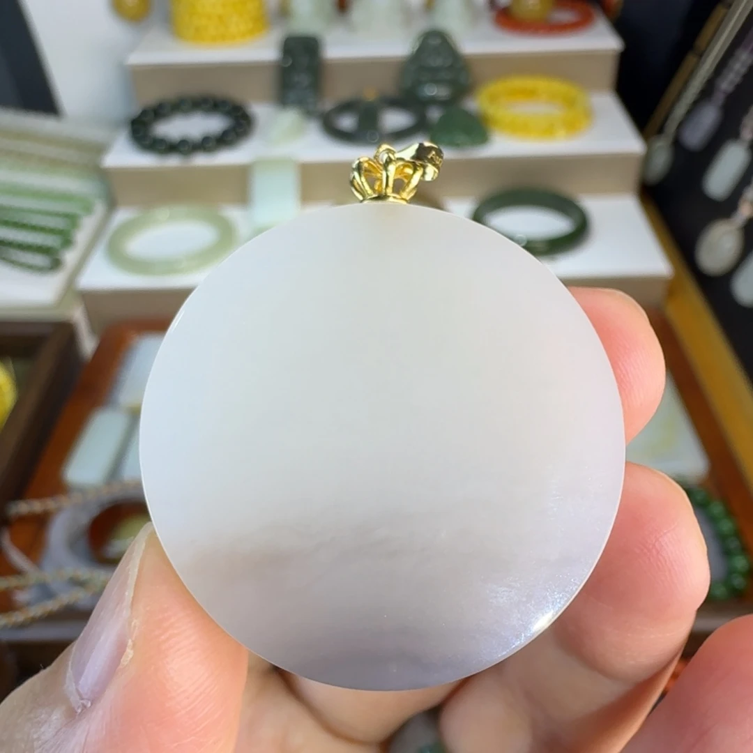 和田玉（白玉）18K金镶嵌颈饰18k金扣头烟紫意境圆牌吊坠