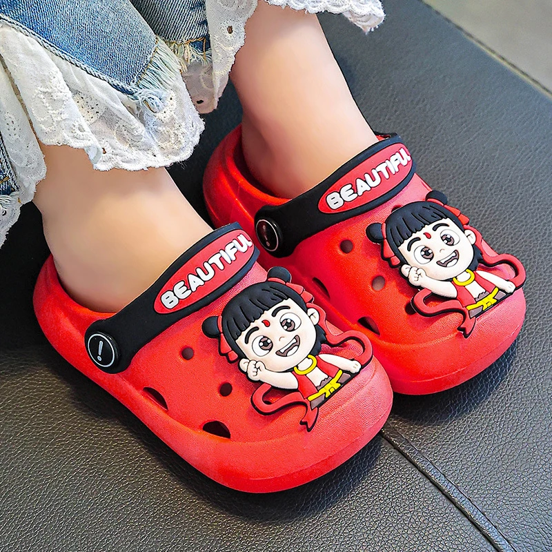 儿童哪吒拖鞋夏季男童室内外穿防滑卡通女宝宝软底幼儿包头洞洞鞋