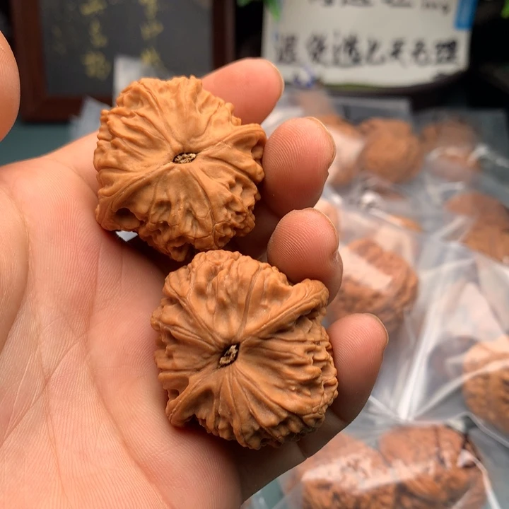 把件文玩核桃꧁****红狮子22