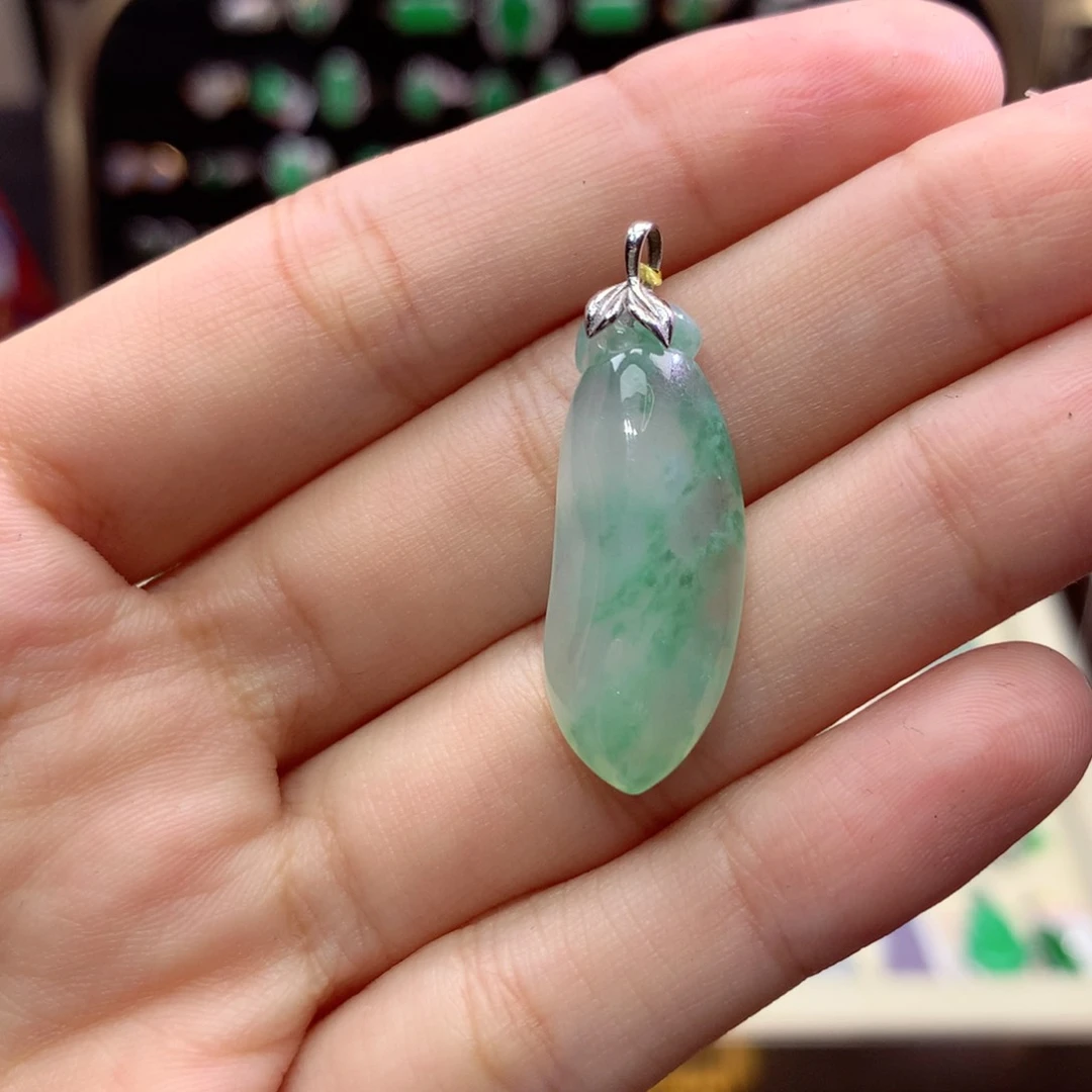 翡翠18K金镶嵌颈饰翡翠