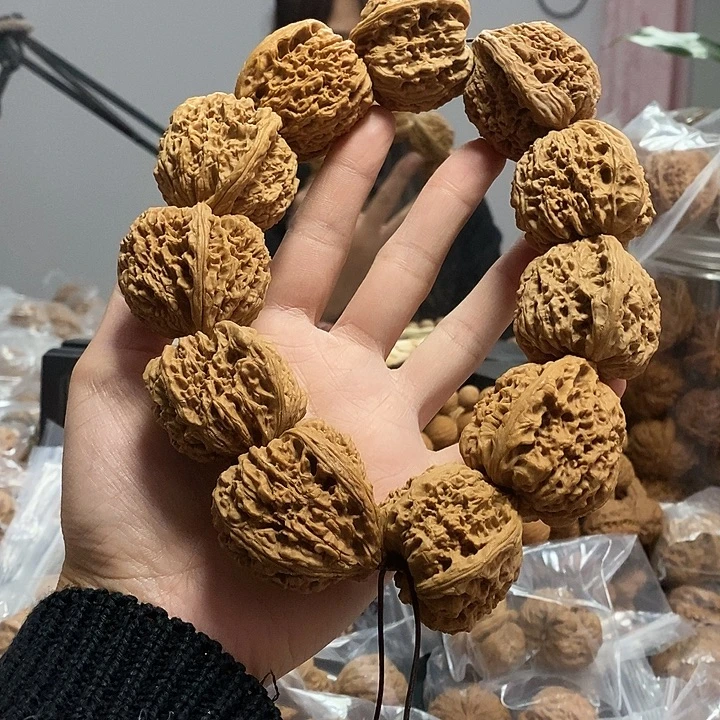 把件文玩核桃40南疆石手持黄