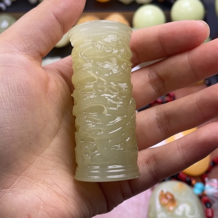 刘***生石材天然古青石手把件