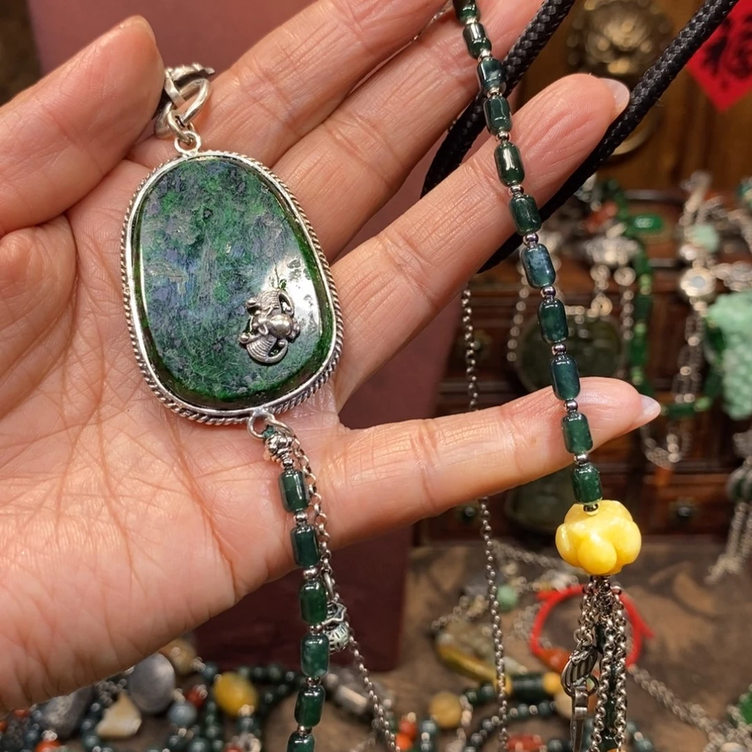 翡翠吊坠(赠链)未镶嵌s****h