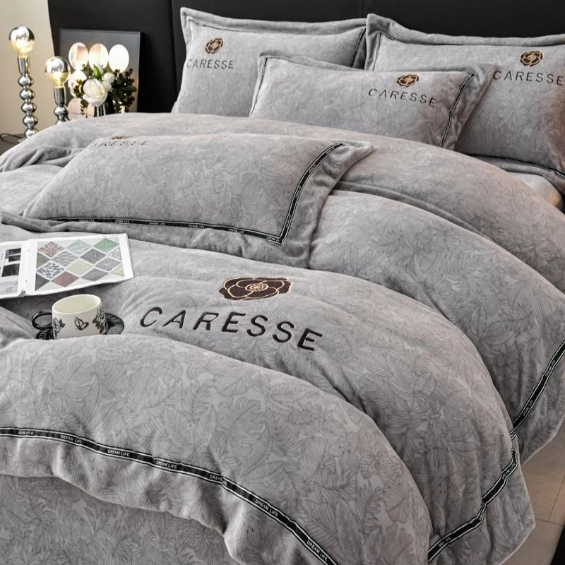 水星儿童高端刺绣山茶花牛奶绒四件套冬天珊瑚绒被套罩法兰绒加厚