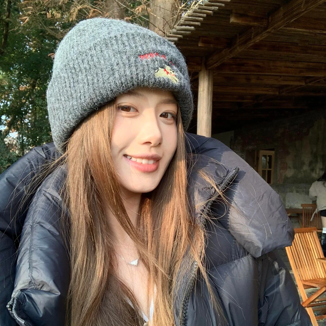 可爱小狗刺绣针织帽女2025年秋冬季毛线帽显脸小大头围冷帽子白色