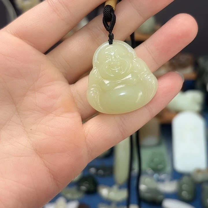 石英质玉未镶嵌颈饰