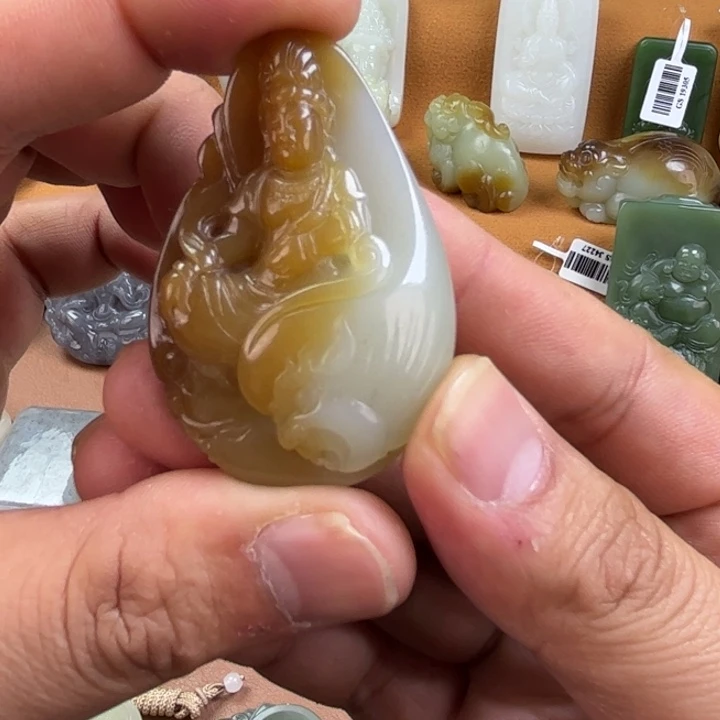 和田玉未镶嵌颈饰