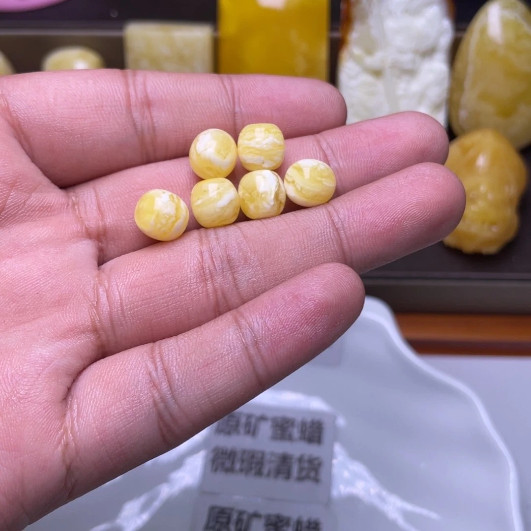 琥珀未镶嵌珠宝奇石多样性发其一