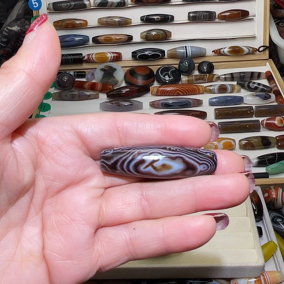 无***。玛瑙/玉髓未镶嵌颈饰