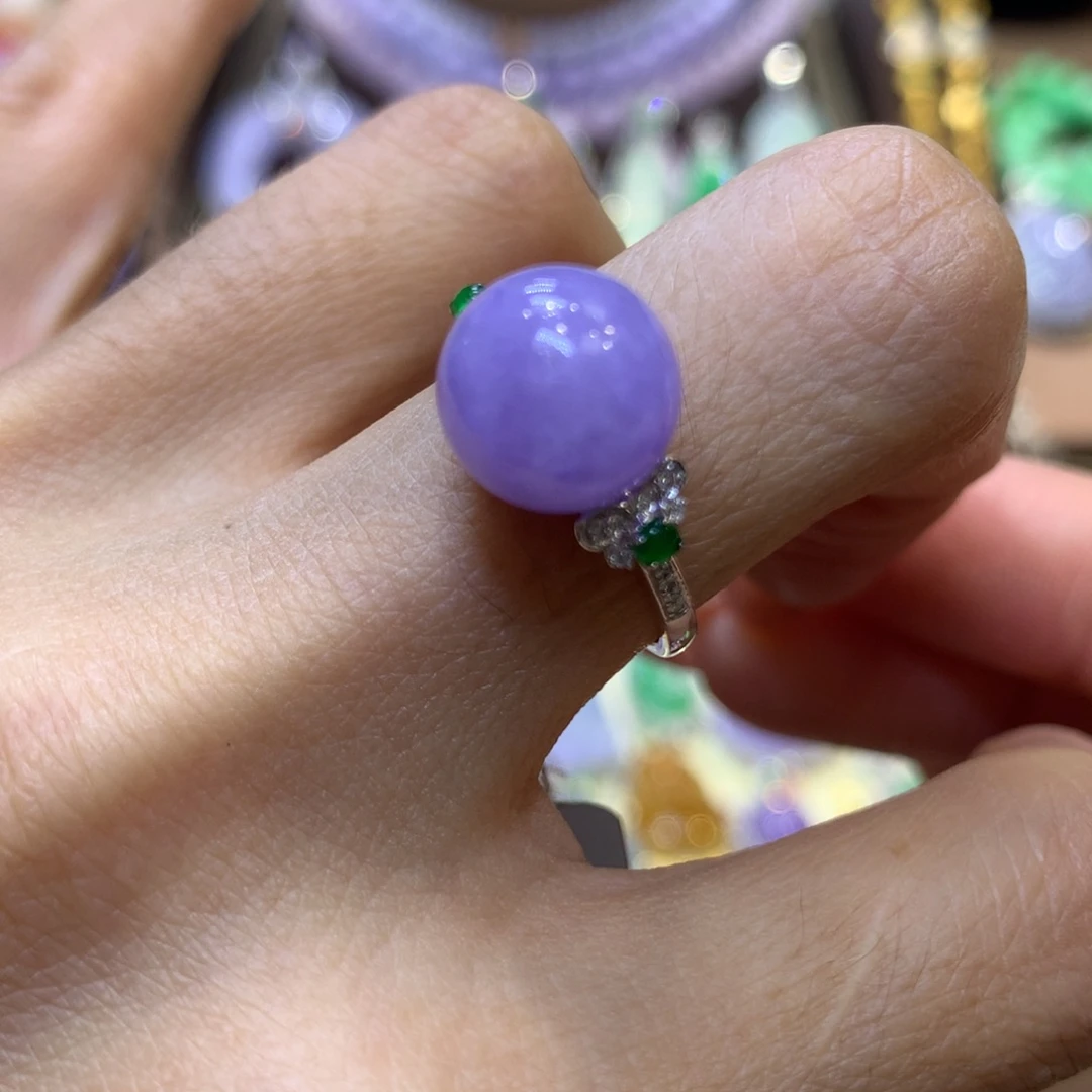 颈饰18K金镶嵌翡翠