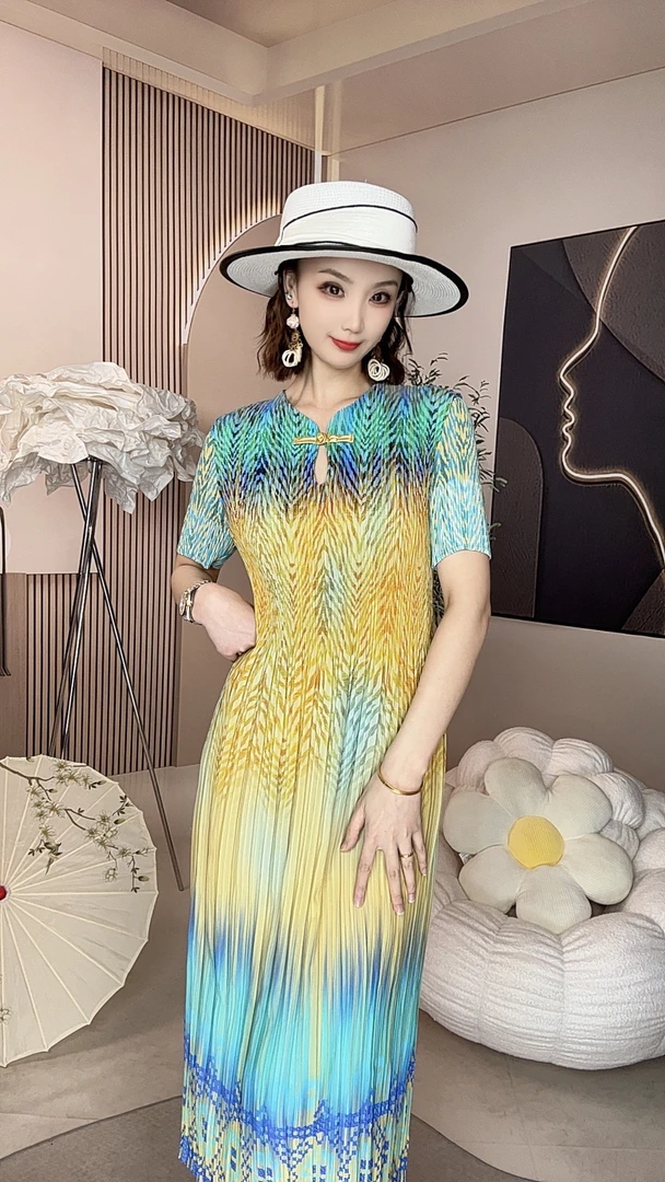 053号夏妈妈褶皱新中式气质连衣裙时尚大码显瘦女装旗袍领