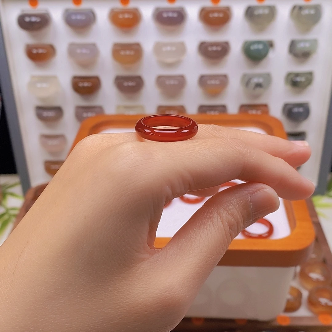 瞧***乔玛瑙/玉髓未镶嵌戒指nei17-1