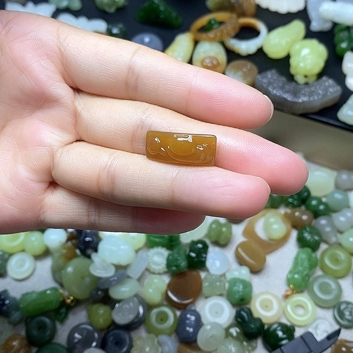 未镶嵌和田玉挂件