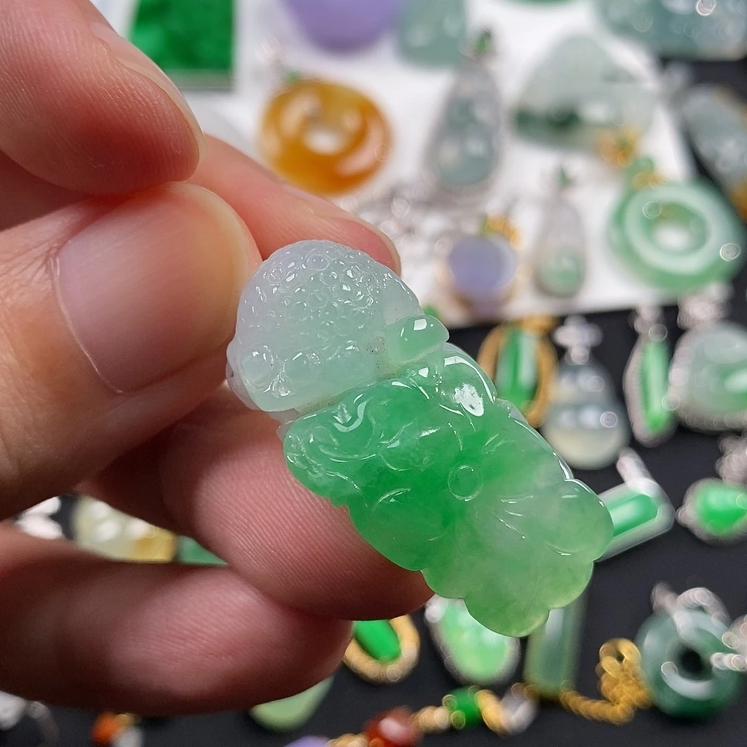 翡翠未镶嵌颈饰翡翠