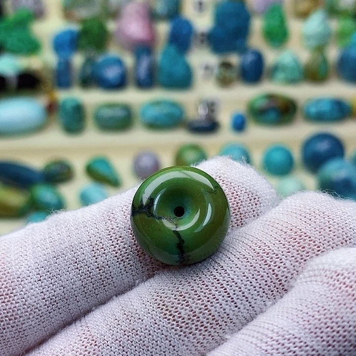 绿松石配饰未镶嵌