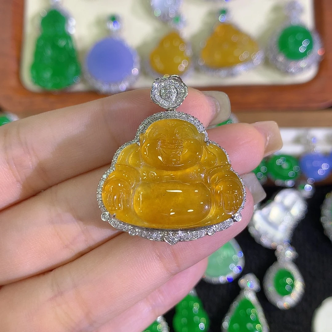 颈饰18K金镶嵌翡翠佛公