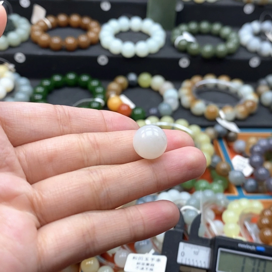 和田玉未镶嵌珠宝奇石L卡12