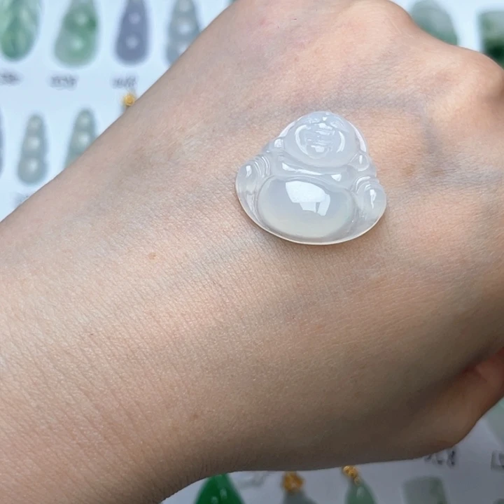 翡翠未镶嵌颈饰佛公