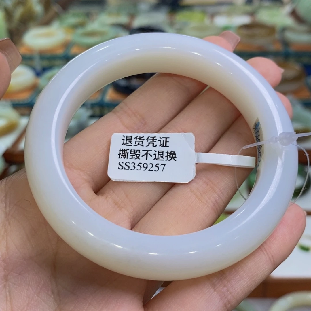 和田玉未镶嵌手镯且末羊脂白55/56