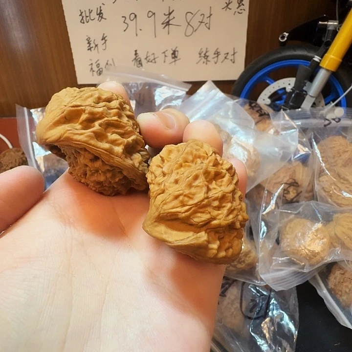吊坠桃核官帽蛇头