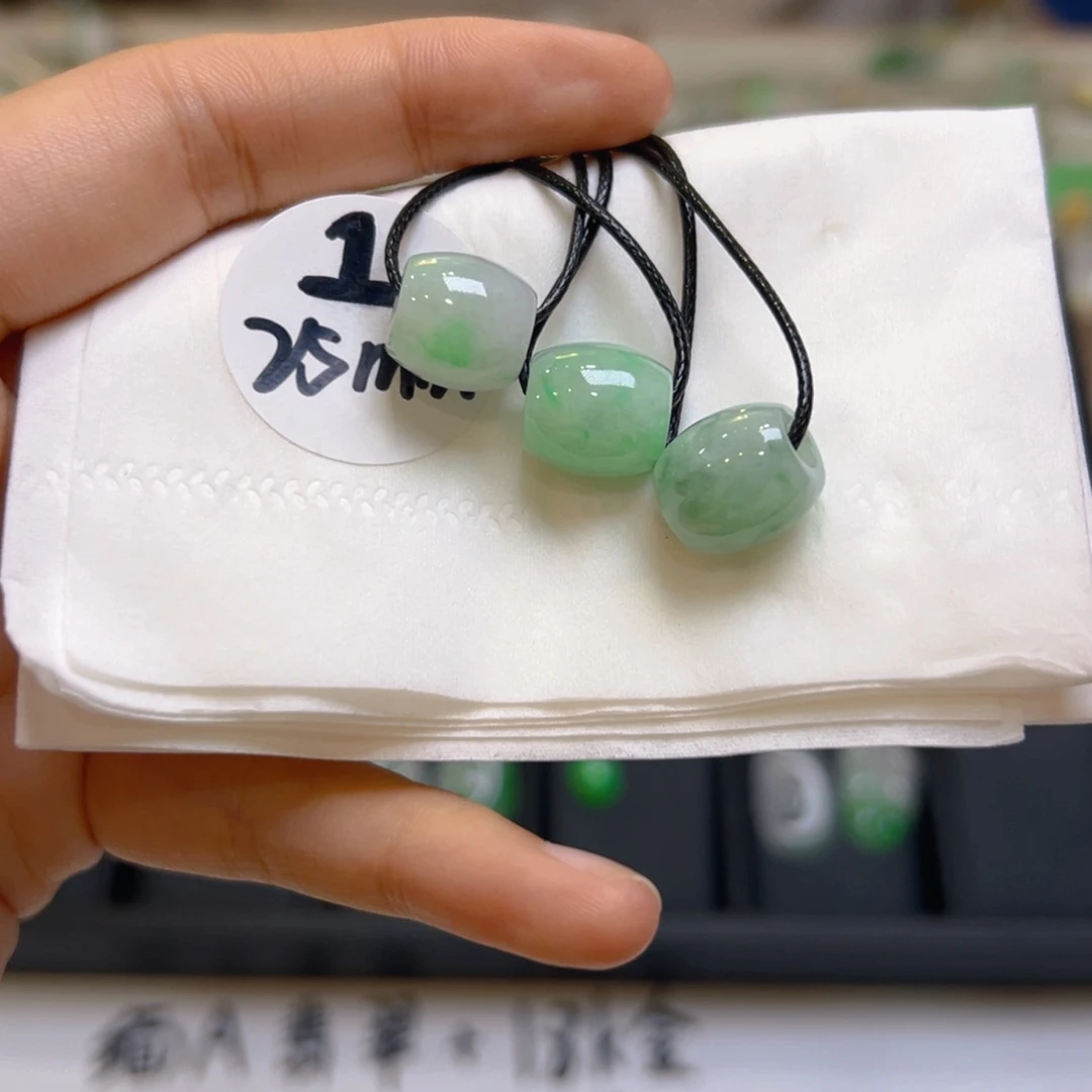 翡翠未镶嵌吊坠(不含链)多样性发一件