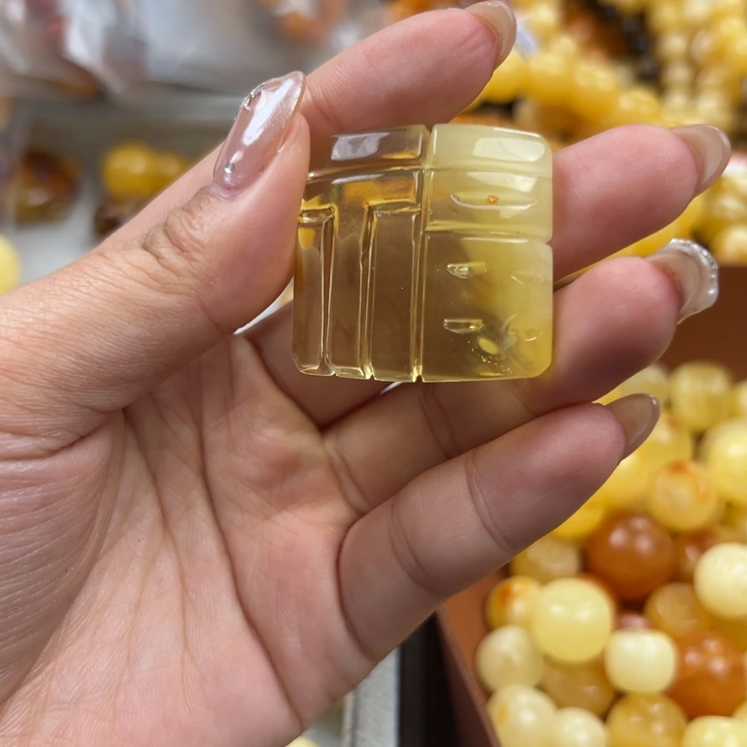 琥珀未镶嵌珠宝奇石