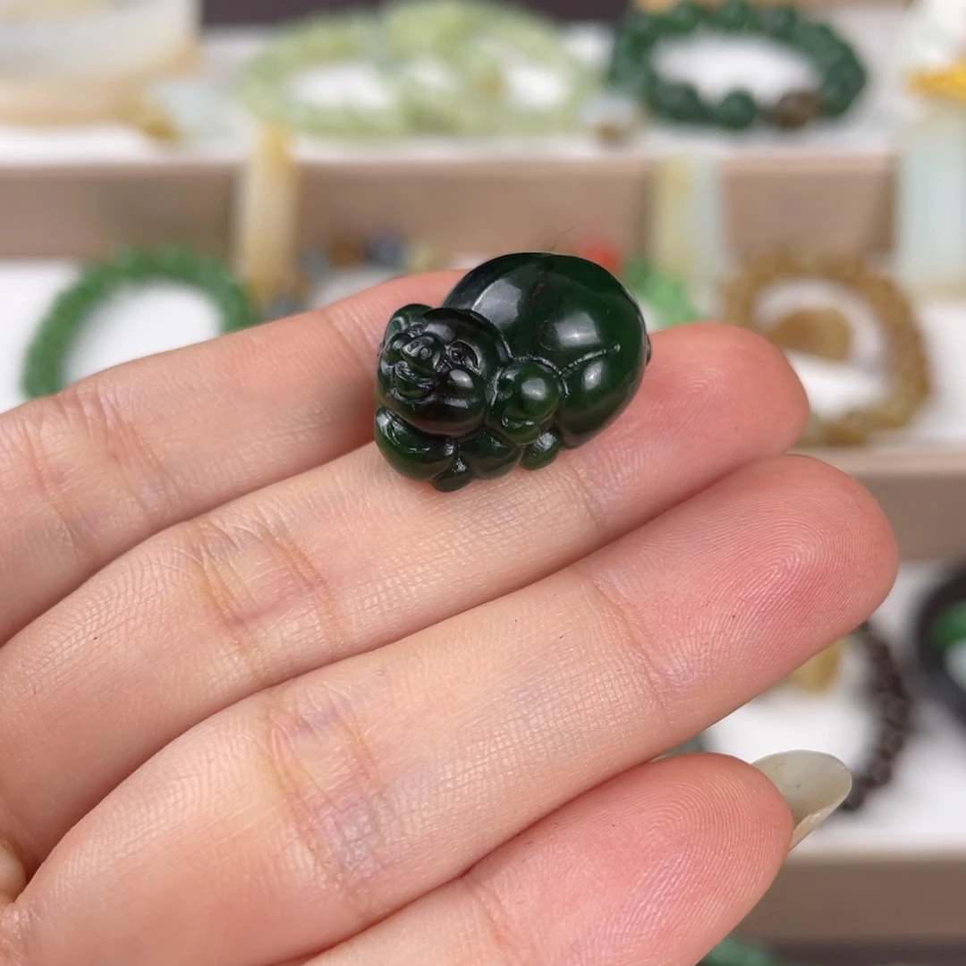 飞***鱼和田玉未镶嵌手链