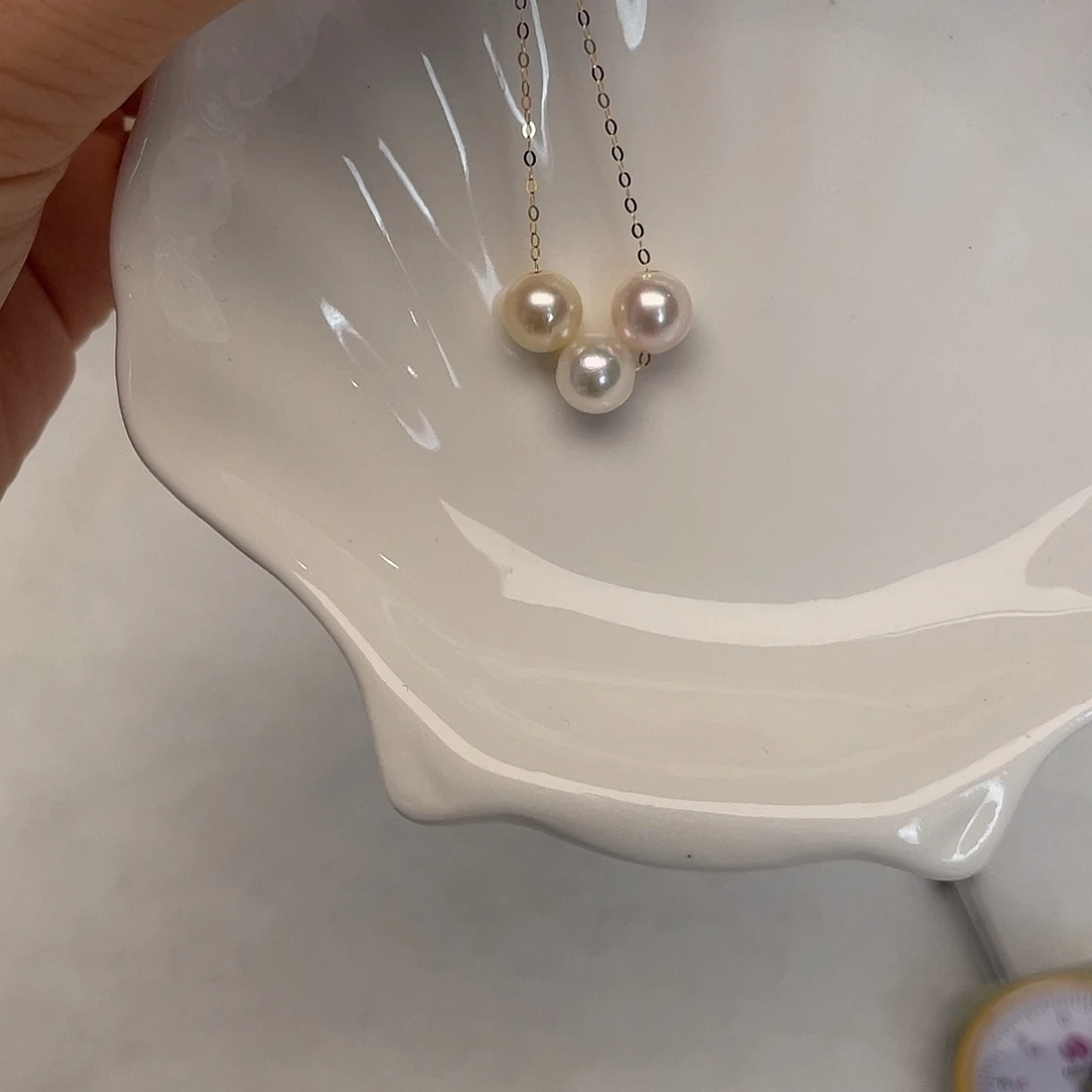 颈饰18K金镶嵌海水珍珠