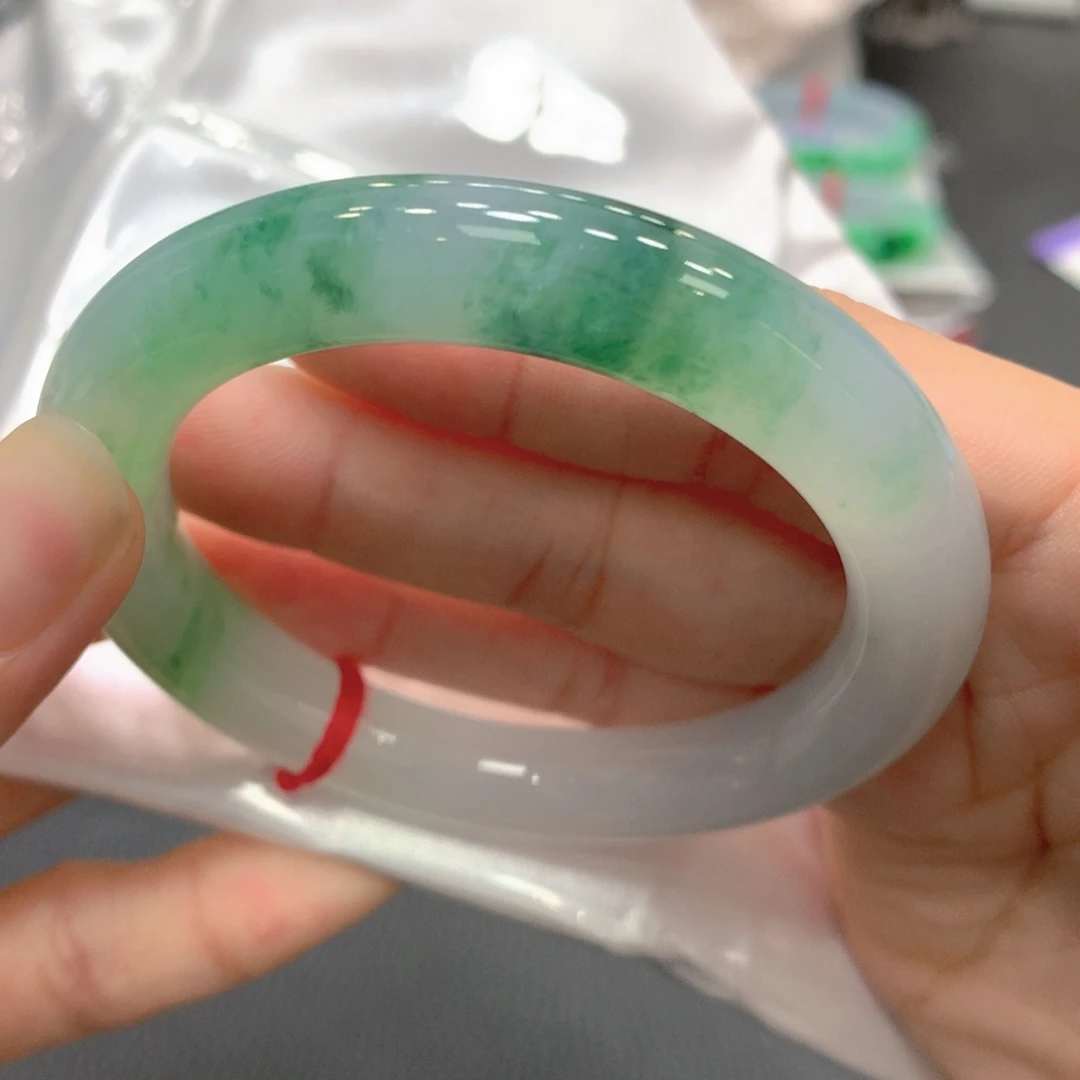 翡翠未镶嵌手镯25