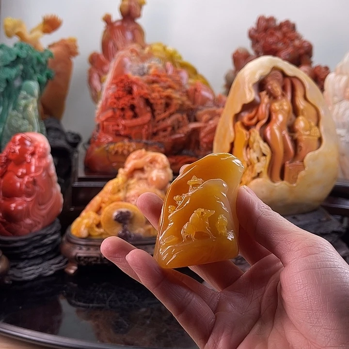 w***e田黄石走马上任摆件