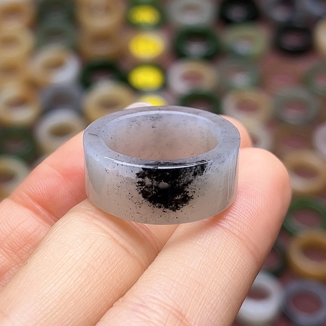 和田玉未镶嵌戒指18.3一口墨