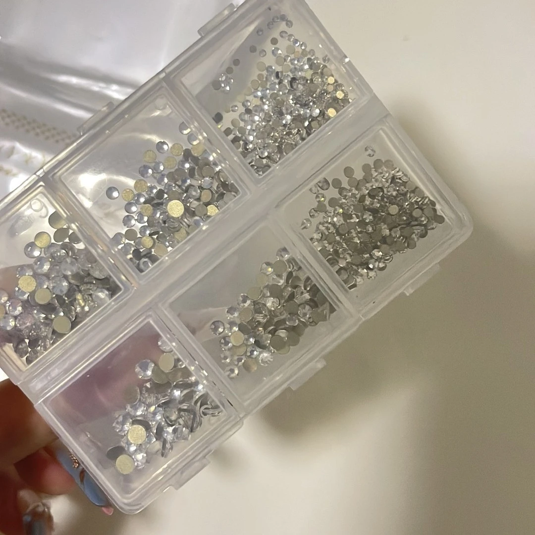 混装金底平底钻白色超闪美甲饰品（满20米包邮）