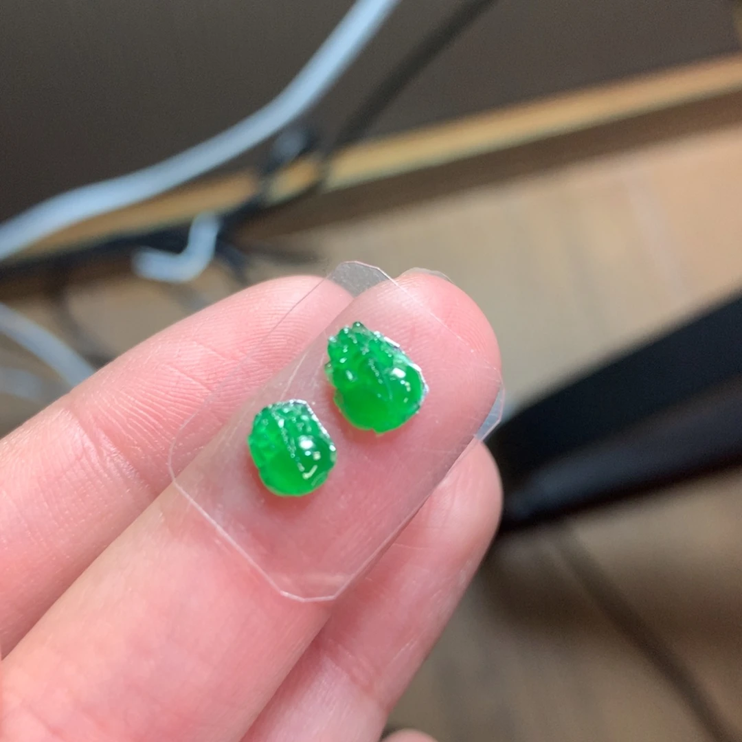 翡翠未镶嵌颈饰冰阳绿貔貅