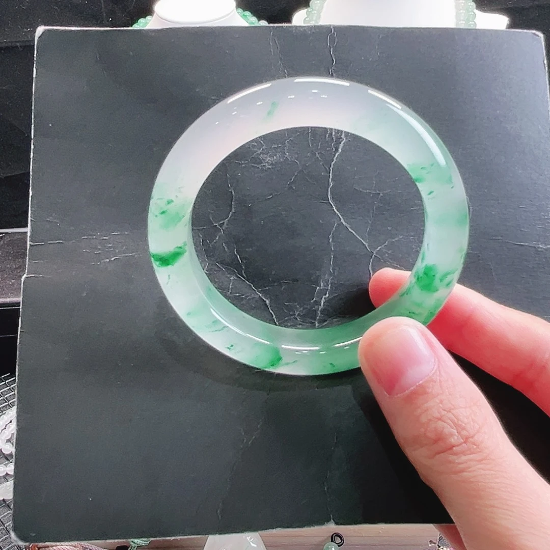 石英质玉未镶嵌手镯 49 50