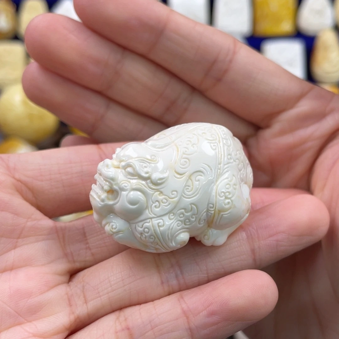 蜜蜡裸石未镶嵌琥珀蜜蜡貔貅吊坠