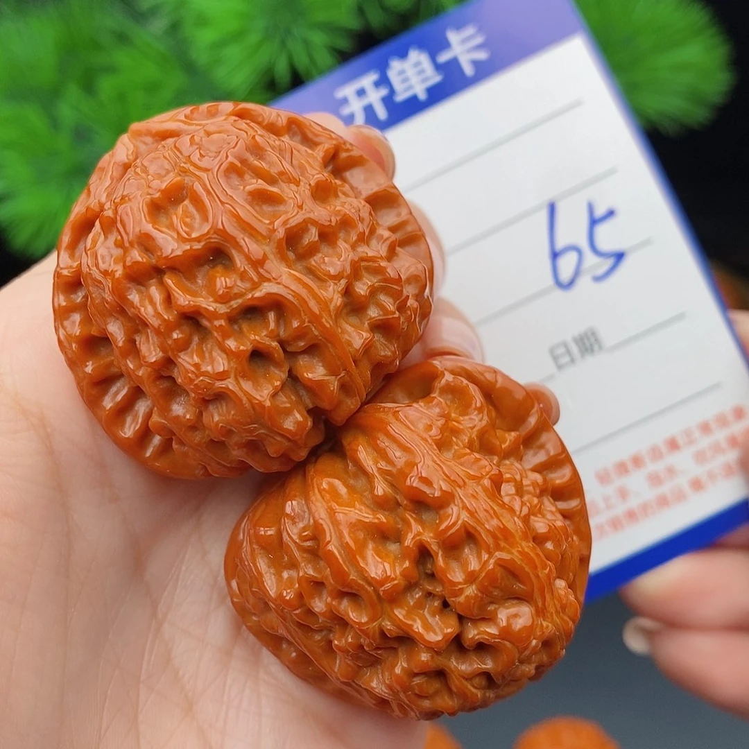 文玩核桃把件 41三角白65