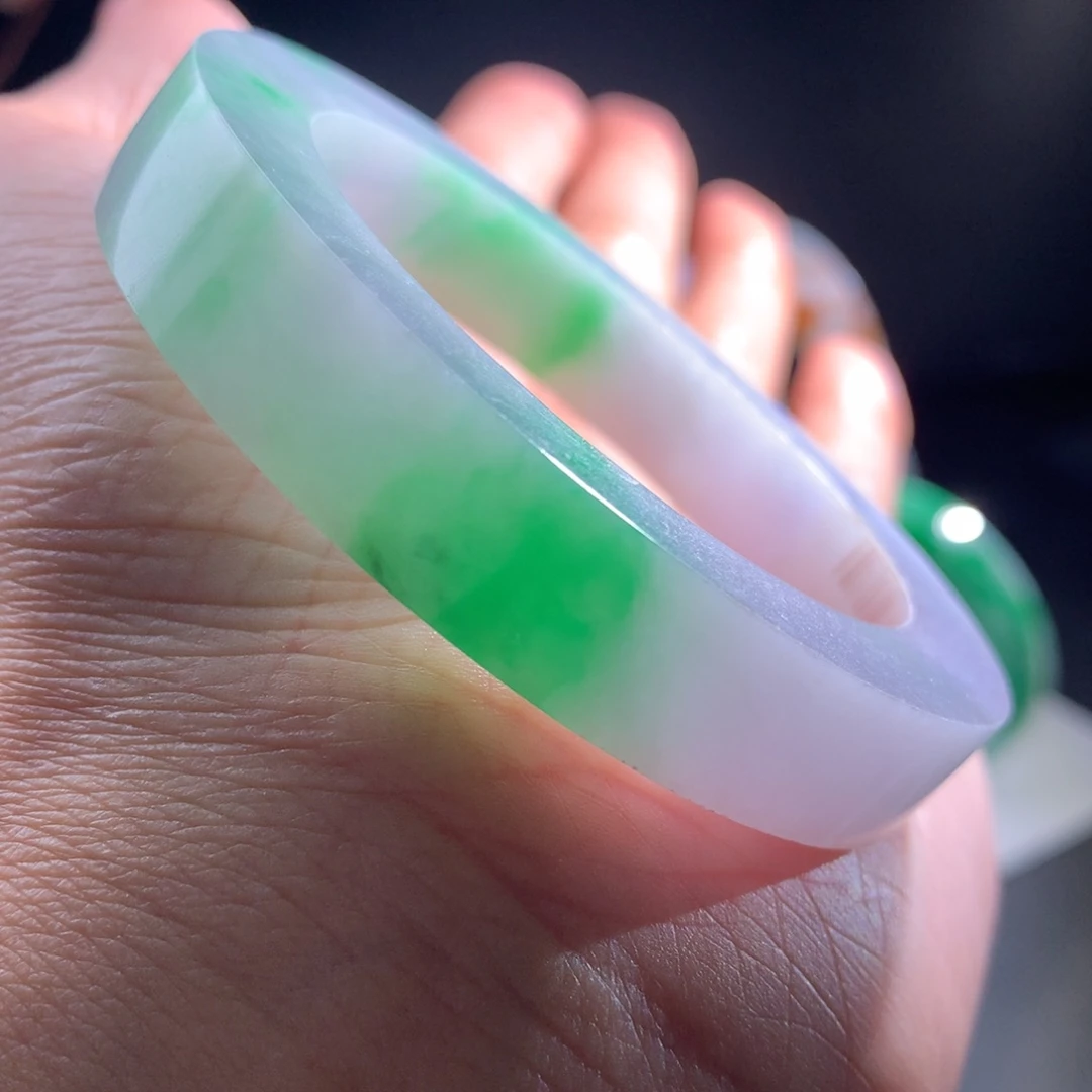 定制翡翠未镶嵌手镯