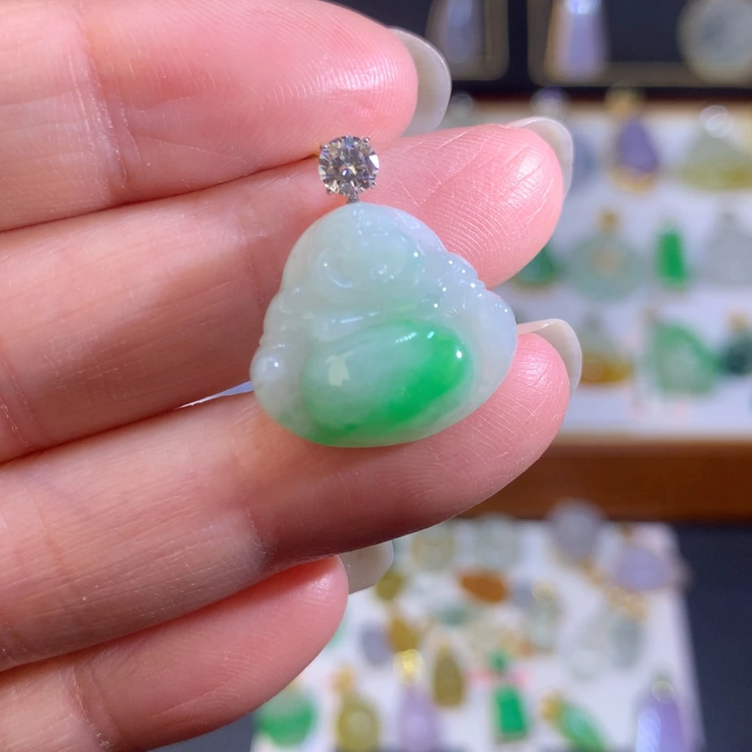 翡翠18K金镶嵌颈饰