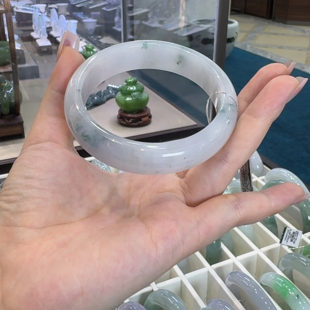 未镶嵌手镯翡翠糯冰飘花