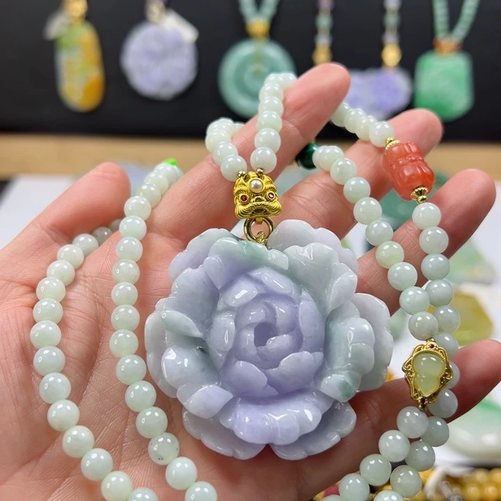 颈饰未镶嵌翡翠吊坠